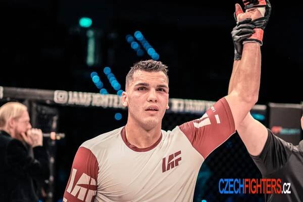 Vasil Ducár: V tomto duelu je v sázce moc... - www.czechfighters.czwww.czechfighters.cz