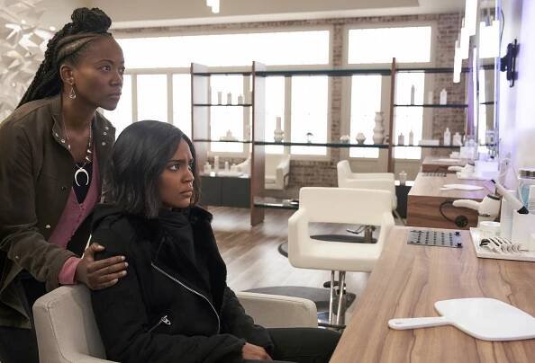 Erika Alexander, China Anne McClain - Black Lightning - Kniha tajemství: 3. kapitola: Ohnivý pilíř - Z filmu