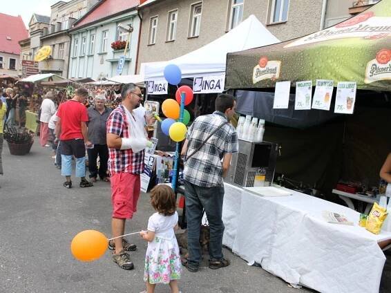 Nejen Sobotkovi vyrazili v sobotu na jarmark