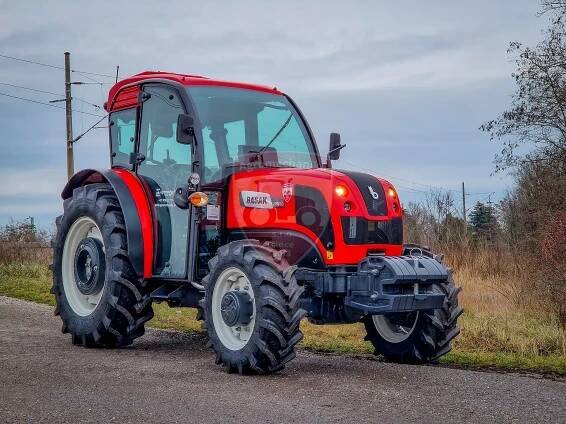 Vinohradnícky traktor BAŠAK 2080BB - Agromechanika s.r.o.