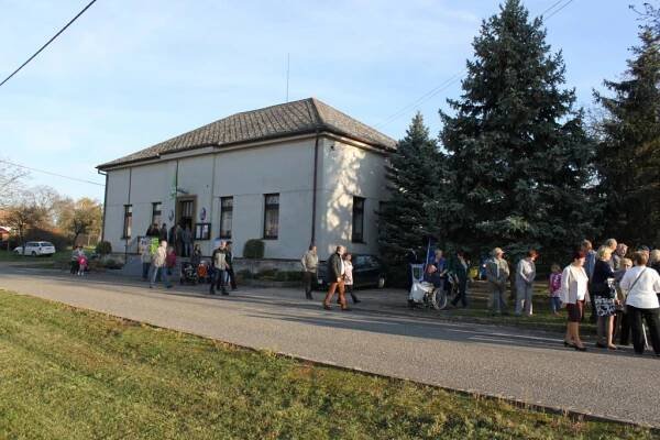 Svěcení zvoničky - Oficiální stránky obce Zdechovice
