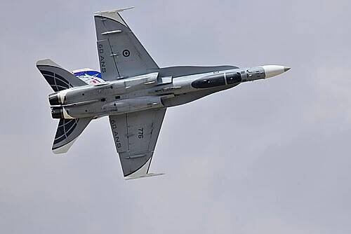 McDonnell Douglas CF-18 Hornet - Wikipedia