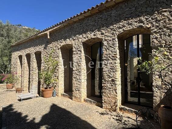 Prodej tradiční španělské vily, 680 m2, na poz. 13 500 m2, S'Horta - Mallorca | Luxent