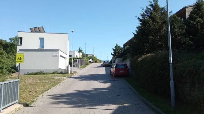 Soubor:Brno-Medlanky-Za-parkem.jpg