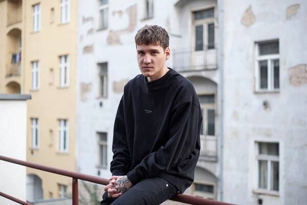 NobodyListen: Drogy dnes teenagerům přijdou cool. Oslavují je i rapeři a to mě děsí