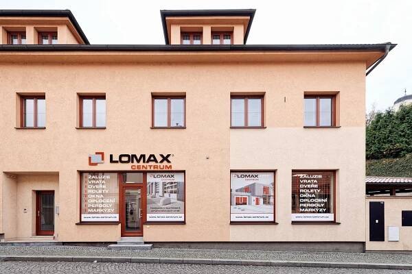 Garážová vrata a venkovní žaluzie Vlašim | LOMAX