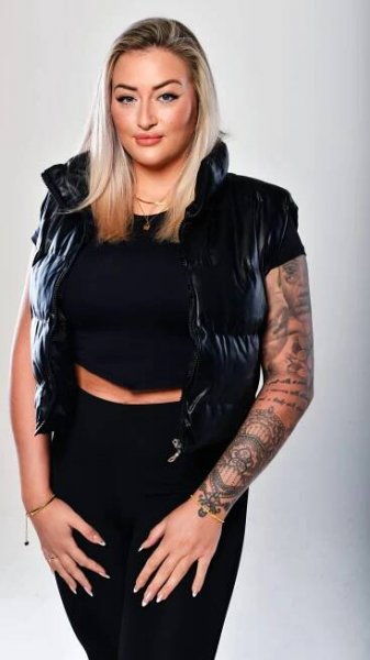 Aneta Kurková na sítích ovládá svůj obraz, ale co když se vypnou filtry a začne realita? 