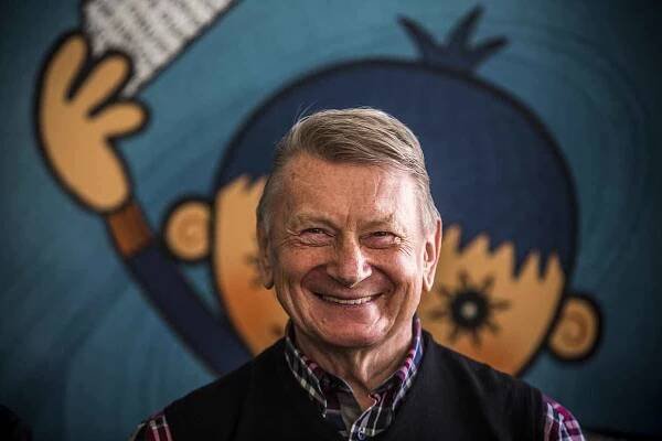 Herec Josef Dvořák na tiskové konferenci České televize k 50. výročí Večerníčka. 