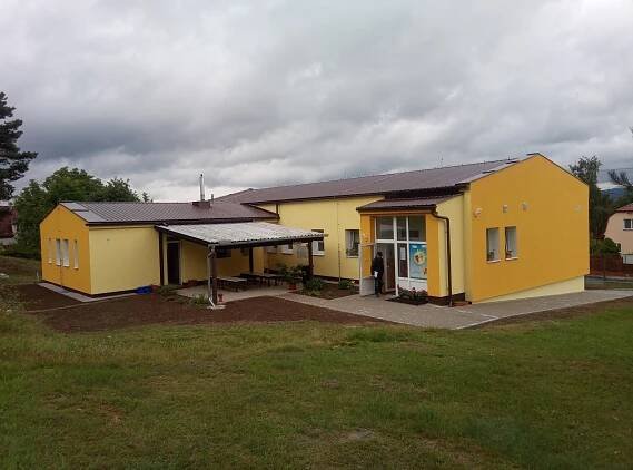Zateplení fasády MŠ Nepomuk- Dvorec, 07-08/2021 | SENCO CHALOUPEK s.r.o.
