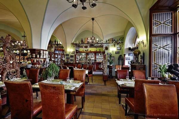 Restaurace Oliva Verde: Restaurace Oliva Verde na Staroměstském náměstí v Praze