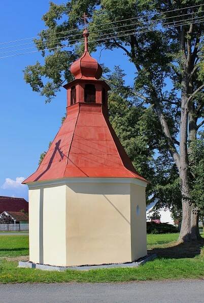 Soubor:Staňkov, Vránov, chapel.jpg – Wikipedie