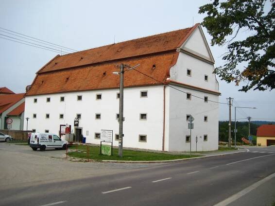 Soubor:Jevišovice, sýpka.JPG – Wikipedie