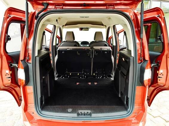 TEST: Nejmenší neznamená malý. Ford Tourneo Courier je šikovné rodinné auto