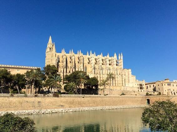 Mallorca prekvapí históriou aj ľudoprázdnymi plážami