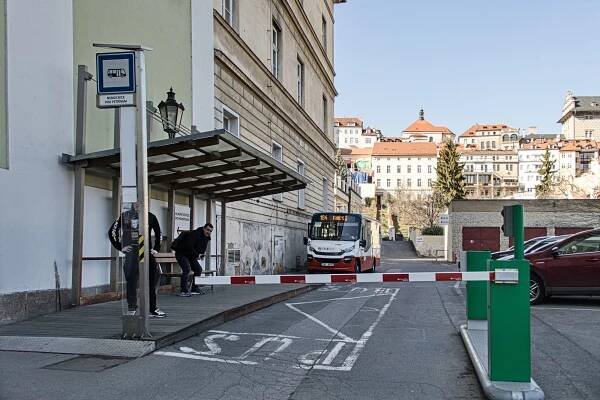 Fotogalerie • Nemocnice pod Petřínem (Zastávka autobusu) • Mapy.com