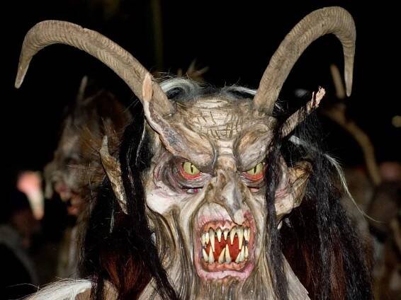 Krampus show. Je to věc vhodná k tradičním českým Vánocům nebo jen módní výstřelek ze „západu“? Názorová přestřelka na Facebooku - ČasProŽeny.cz