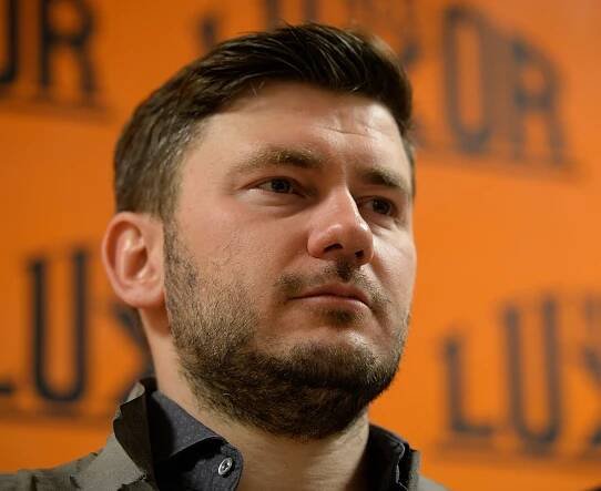 Kritizoval válku. Rusko zařadilo spisovatele Gluchovského na seznam hledaných osob