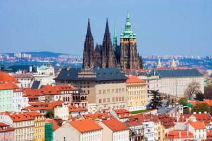 Praha panorama s katedrála svatého Víta — Stock obrázek