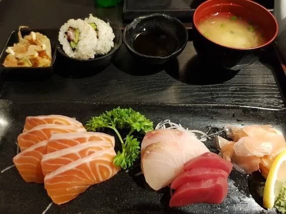 Sashimi set with miso soup