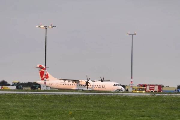 Letadlo ČSA nouzově přistálo ve Frankfurtu. Posádku vyděsila technická závada