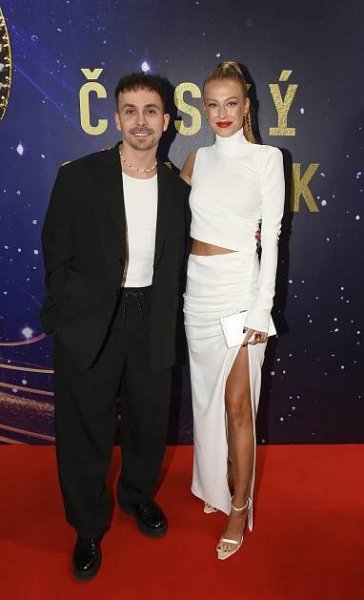 Pánská móda z Českého slavíka: Richard Krajčo čelí kritice, skvěle vypadal Milan Peroutka