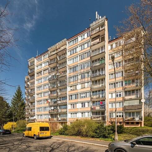 Prodej bytu 3+1 s balkonem, Králův háj, Lbc