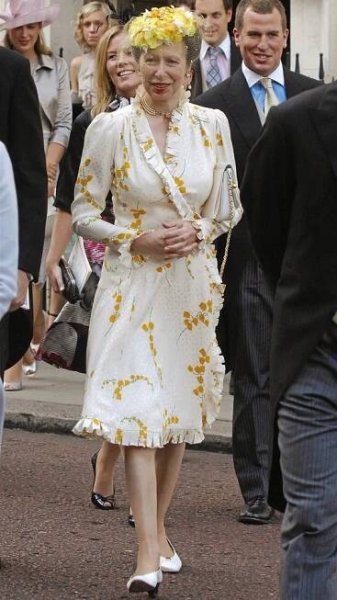 Královna udržitelnosti. Princezna Anna vynesla po čtvrtstoletí šaty, které měla na svatbě prince Charlese