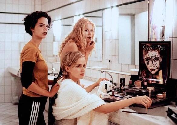 Země hojnosti - Z filmu - Camilla Renschke, Denise Zich, Susanne Bormann