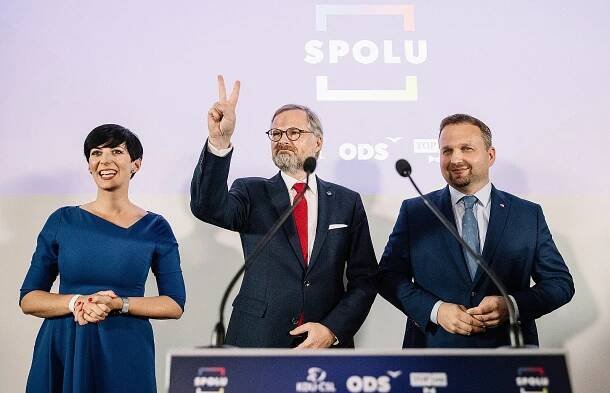 V eurovolbách se hraje i o osud Spolu. Ke kroužkům lidí z ODS vyzývali premiér i Benda, v TOP 09 to „vře“