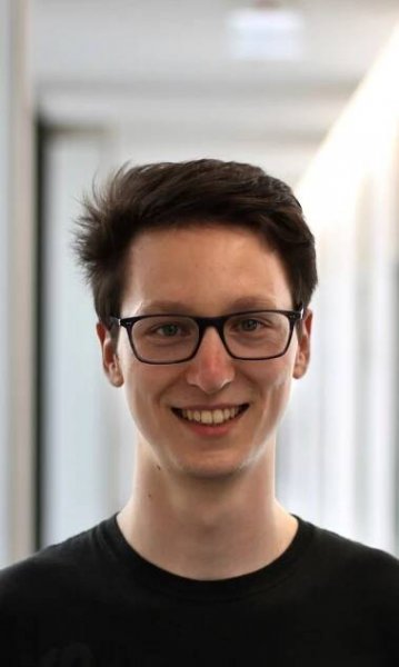 PhD Student Alexander Goebel Receives Scholarship from the Nagelschneider Foundation