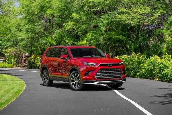 Big space, smart power, and real-world comfort, Toyota’s Grand Highlander Hybrid makes the everyday SUV feel like a proper road companion