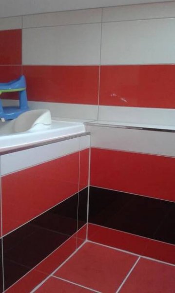 Obložení koupelny svépomocí: na co si dát pozor? - Obklady | Modrastrecha.cz
