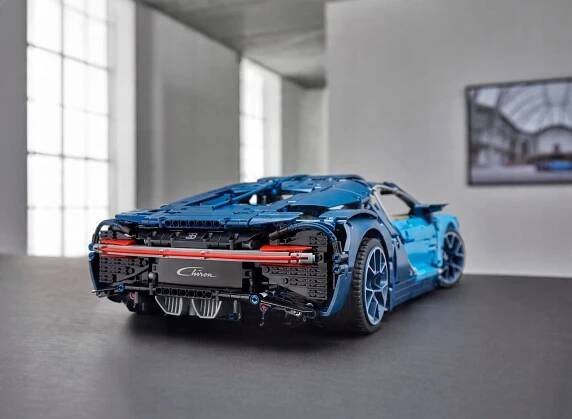 LEGO Technic - Bugatti Chiron (LEGO42083) | Astra