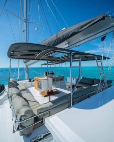 Luxury Yacht Charters in the Bahamas | Windchaser Boats