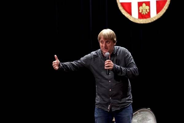 Vystoupení Lukáše Pavláska v kulturním domě. - Oficiální stránky obce Píšť