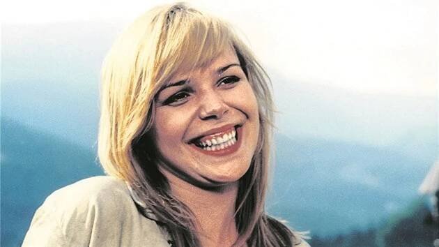 Dagmar Havlová (ještě coby Veškrnová) ve filmu Holka na zabití (1975)