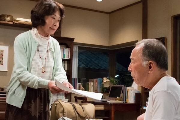 Kazoku wa curai jo - Z filmu - Kazuko Jošijuki, Isao Hašizume