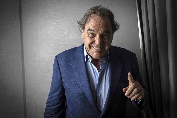 Filmař Oliver Stone znovu provokuje. Za ódu na kontroverzního prezidenta Kazachstánu sklízí kritiku