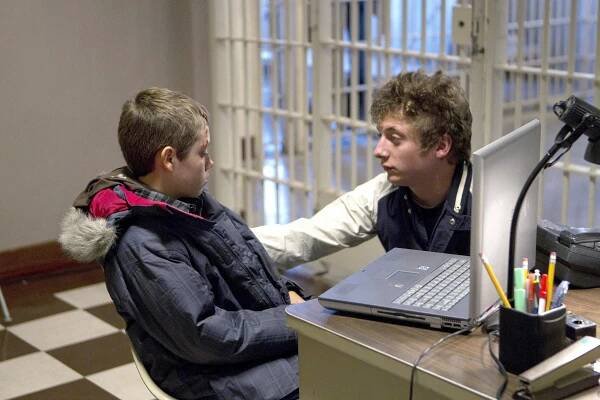 Hříšníci - Just Like the Pilgrims Intended - Z filmu - Ethan Cutkosky, Jeremy Allen White