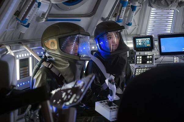 Christopher Larkin, Tasya Teles - Prvých 100 - Praimfaya - Z filmu