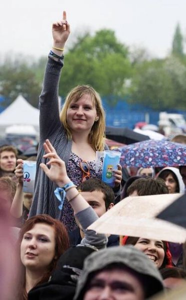 Majáles v Hradci měl bolesti. Náramky zlobily a po letech zase pršelo