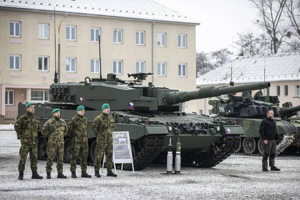 Obrazem: Česká armáda má první tank Leopard z Německa