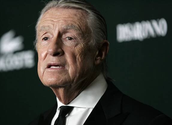 Režisér a producent Joel Schumacher mimo jiné... | iROZHLAS - spolehlivé zprávy