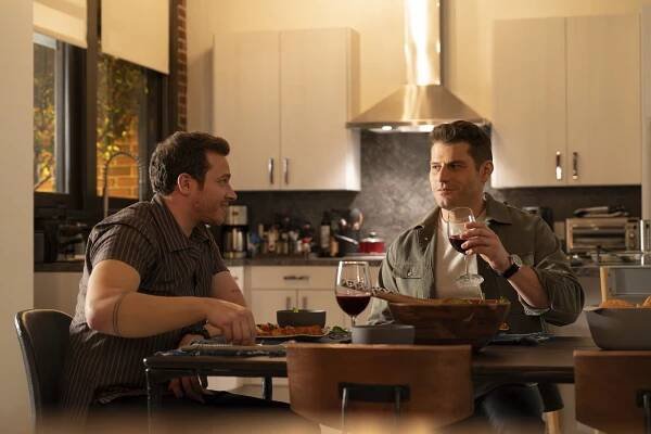 Oliver Stark, Lou Ferrigno Jr. - Záchranáři L. A. - All Fall Down - Z filmu