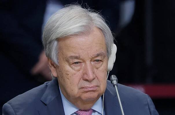 Šéf OSN si třásl v Rusku rukou s Putinem. „Chyba! A drzá reakce Putina,“ míní expert