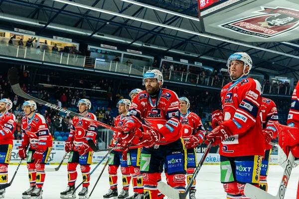 Derby ve čtvrtfinále! Do cesty se nám postaví Hradec Králové | HC Dynamo Pardubice