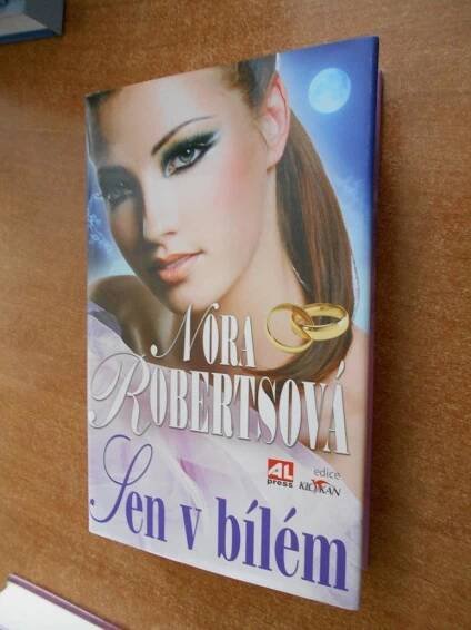 Robertsová Nora - Sen v bílém - Knihy