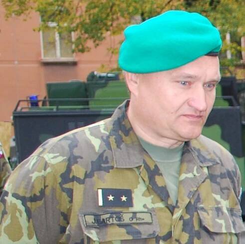 Bartoš, Jaroslav : B