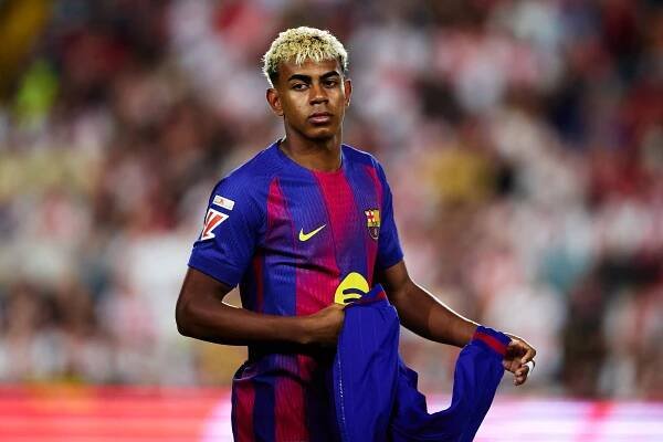 Rayo Vallecano de Madrid v FC Barcelona - LaLiga EA Sports