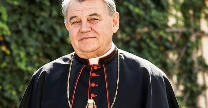 Kardinál Duka nemůže psát na Twitter. Arcibiskupství píše o zákazu kvůli sdílenému článku - Echo24.cz